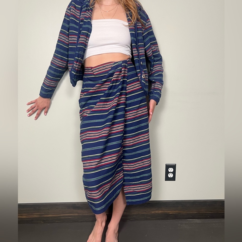 Vintage Striped 2 piece business skirt suit Size Medium/6